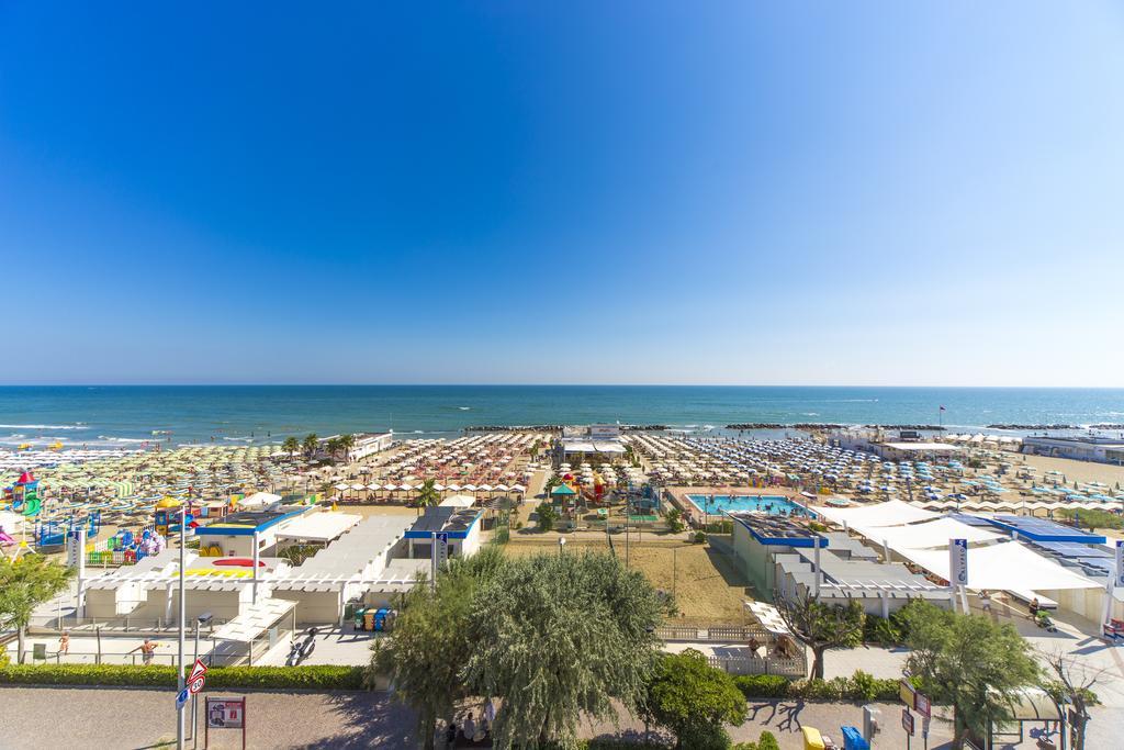Hotel Touring Misano Adriatico Εξωτερικό φωτογραφία