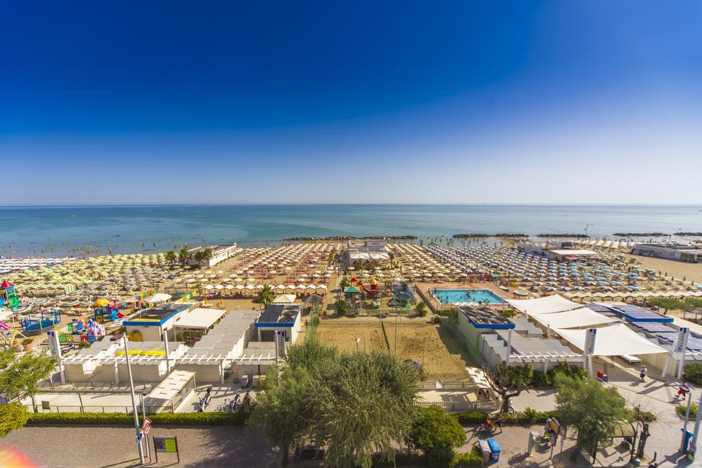 Hotel Touring Misano Adriatico Εξωτερικό φωτογραφία