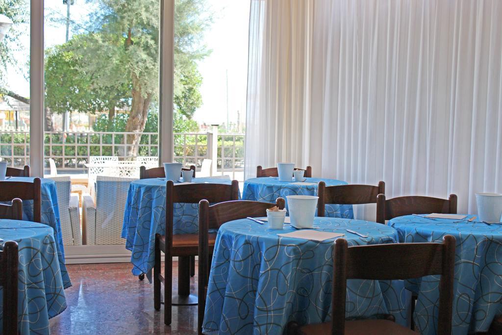 Hotel Touring Misano Adriatico Εξωτερικό φωτογραφία