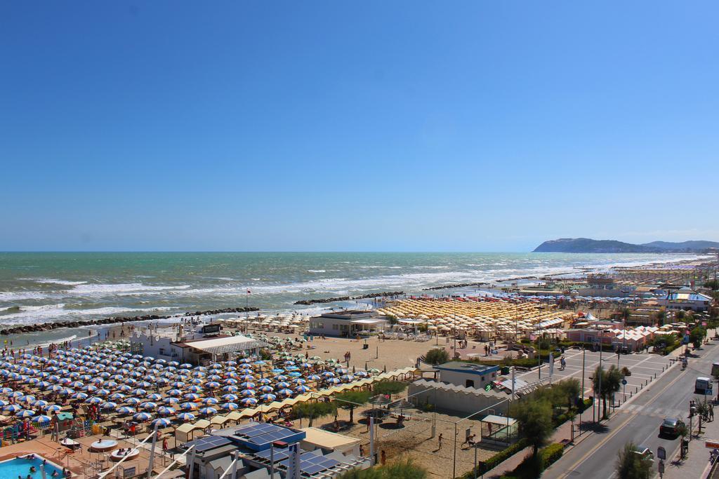 Hotel Touring Misano Adriatico Εξωτερικό φωτογραφία